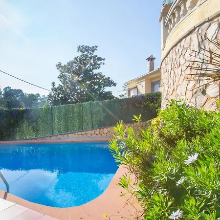 Sleeps 10 * Льорет-де-Мар